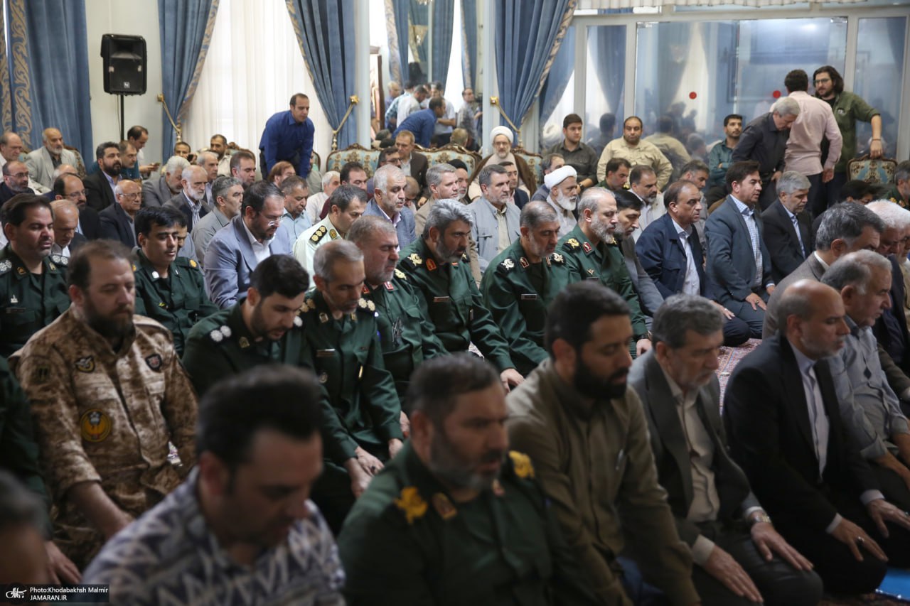  دیدار اعضا و دست اندرکاران ستاد مرکزی بزرگداشت امام خمینی با سید حسن خمینی