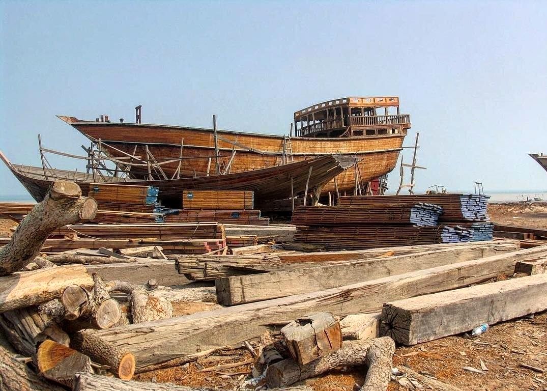سرمقاله اعتماد/ لنج‌های چوبی، نماد هویت فرهنگی