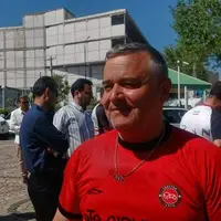 پیراهن تراکتور بر تن سرمربی تیم دوچرخه‌سواری ترکیه‌