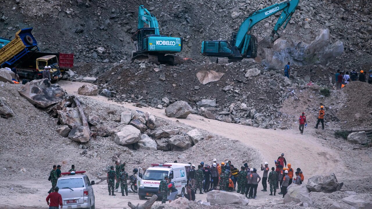 افزایش شمار فوتی‌های ریزش معدن در اندونزی به 8 نفر؛ 10 نفر هم مفقود شدند