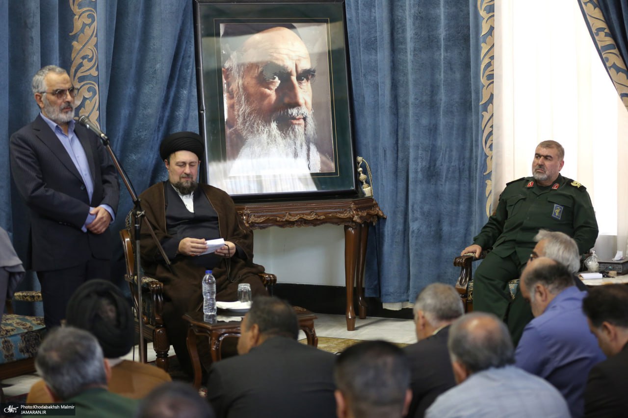  دیدار اعضا و دست اندرکاران ستاد مرکزی بزرگداشت امام خمینی با سید حسن خمینی