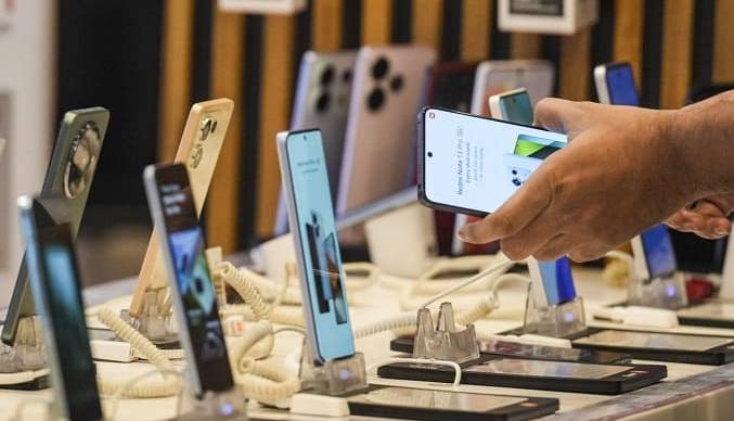  شوک به بازار موبایل؛ درهای گمرک به روی تمام برندها باز شد