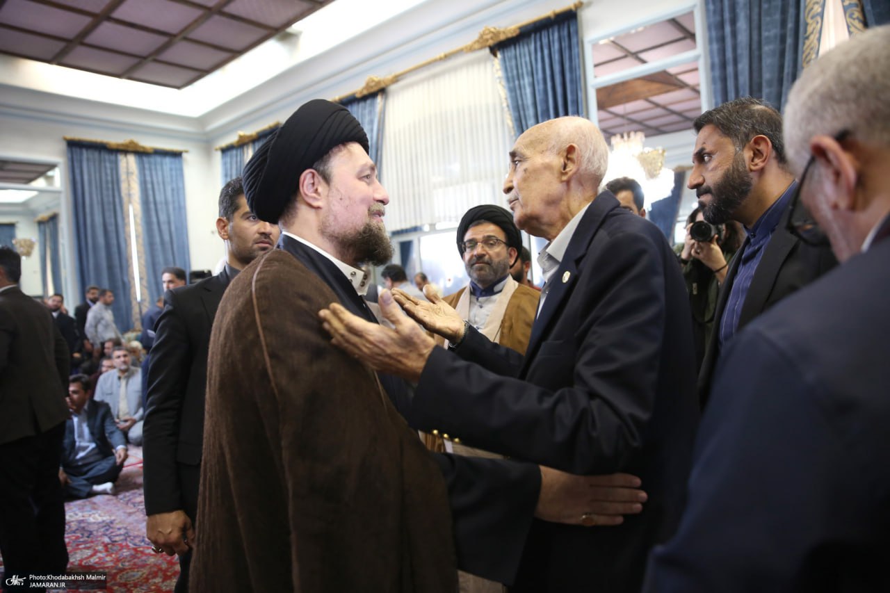  دیدار اعضا و دست اندرکاران ستاد مرکزی بزرگداشت امام خمینی با سید حسن خمینی