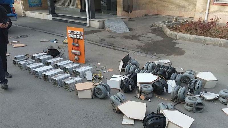 ۶۱۲ دستگاه ماینر قاچاق در بوشهر کشف شد