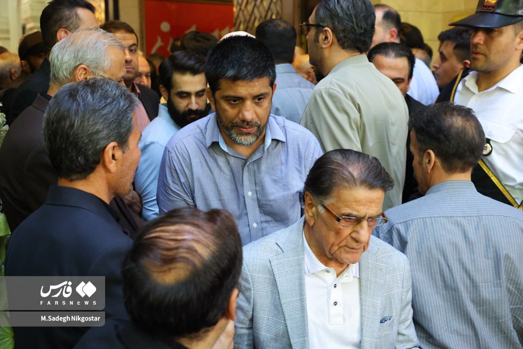 عکس/ حضور چهره‌ها در مراسم ترحیم پدر علی انصاری