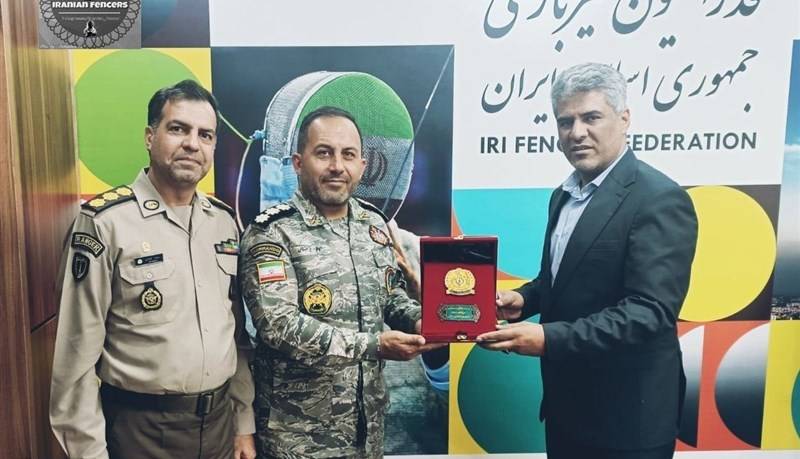 جلسه مشترک رئیس فدراسیون شمشیربازی با مسئولان وزارت دفاع