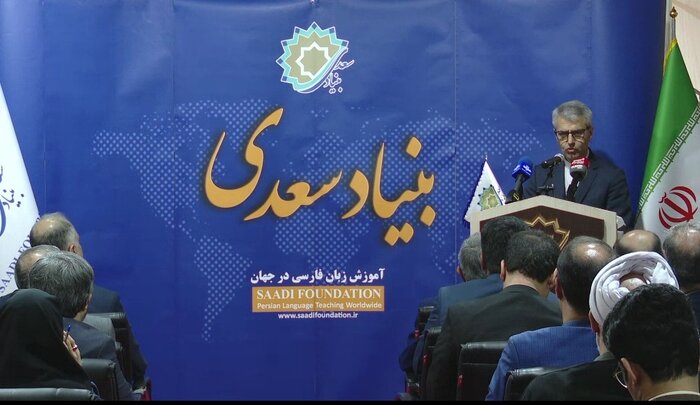 صحبتهای آقای سخنگو درباره نقش زبان فارسی در گفتوگوهای دیپلماتیک