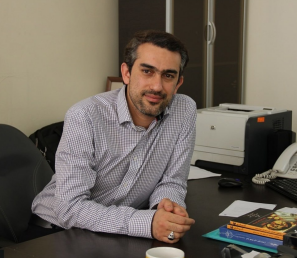 حضرتی: حضور مدنی‌زاده در دولت، حل مشکلات اقتصادی را تسریع می‌کند