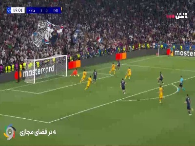 شوت بارکولا ار بالای دروازه به بیرون رفت