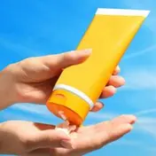چطور استفاده بیش از حد از کرم‌های ضدآفتاب برای این زن دردسرساز شد