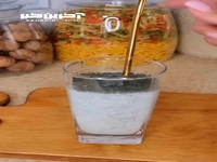 یک ترفند جالب برای معلق شدن نعنا در دوغ