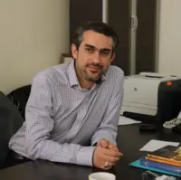 حضرتی: حضور مدنی‌زاده در دولت، حل مشکلات اقتصادی را تسریع می‌کند