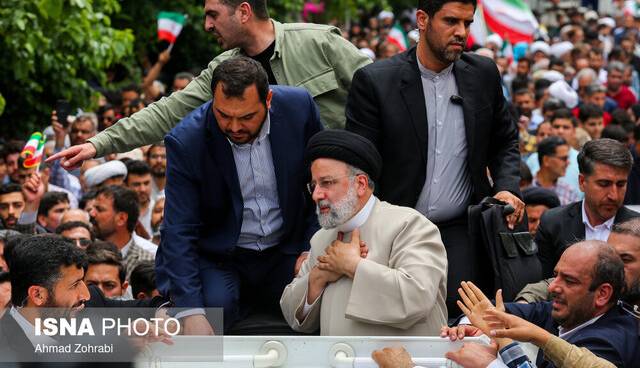 توصیه کیهان به پزشکیان برای پیروی از روش دولت قبل