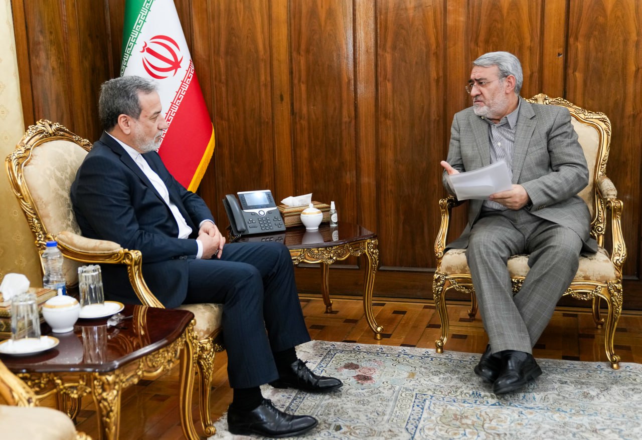 عکس/ دیدار سفیر جدید ایران در چین با وزیر امور خارجه 