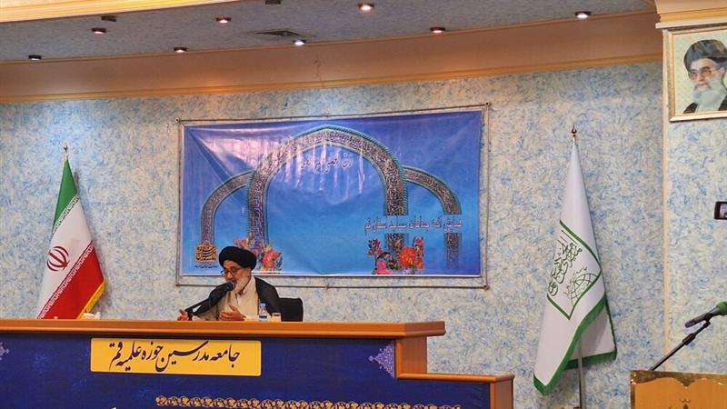 ائمه جماعات نقش محوری در تبیین ایثار و پاسخگویی به مردم دارند