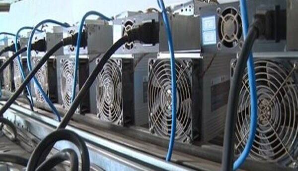 کشف ۳۶ دستگاه ماینر استخراج بیت‌کوین در نمین