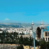 نمایی از مصلی تهران و کوه دماوند