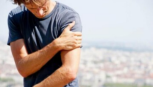 شایع‌ترین دلایل درد دست چپ و روش درمان آن