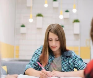 برای تربیت نوجوان موفق، این حرفها رو بهش نگو