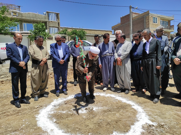 یک واحد آموزشی در روستای قایبرد بانه کلنگ‌زنی شد