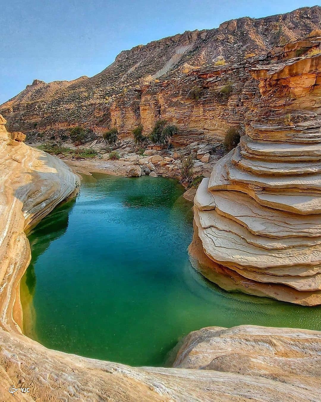 نمایی از چشمه اوسیاه بهده در هرمزگان زیبا