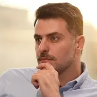 علی ضیا یک بسته سبزی را به صداوسیما برد و پاک کرد!