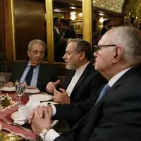 دیدار عراقچی با سه وزیر خارجه پیشین مصر در رستوران سنتی «نجیب محفوظ»
