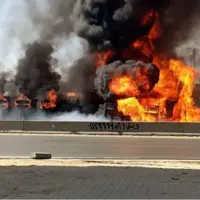 آتش‌سوزی مهیب دو کامیون پس از تصادف در مصر