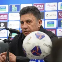نشست خبری قلعه‌نویی در ورزشگاه خاطره‌انگیز