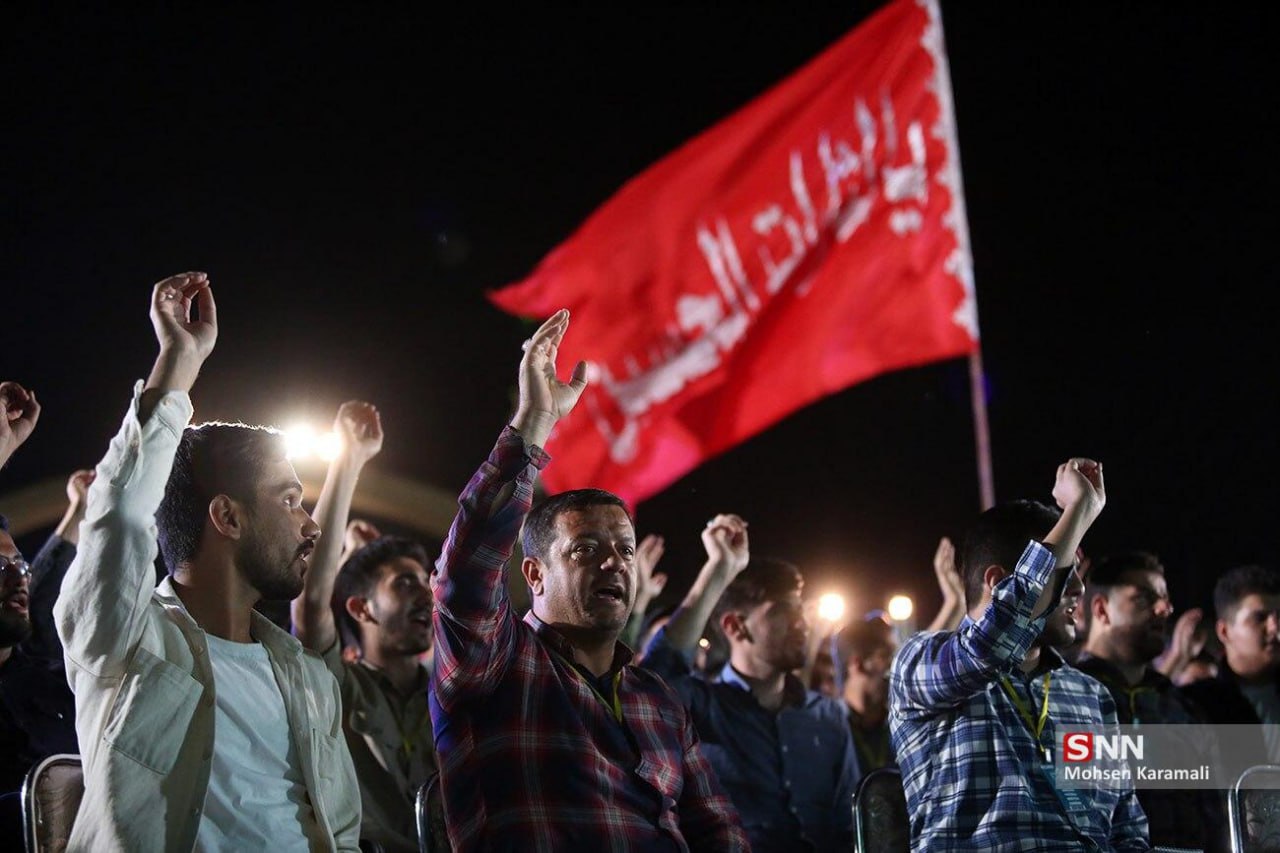 عکس/ مراسم بیعت دانشجویان با امام زمان (عج) در مسجد مقدس جمکران