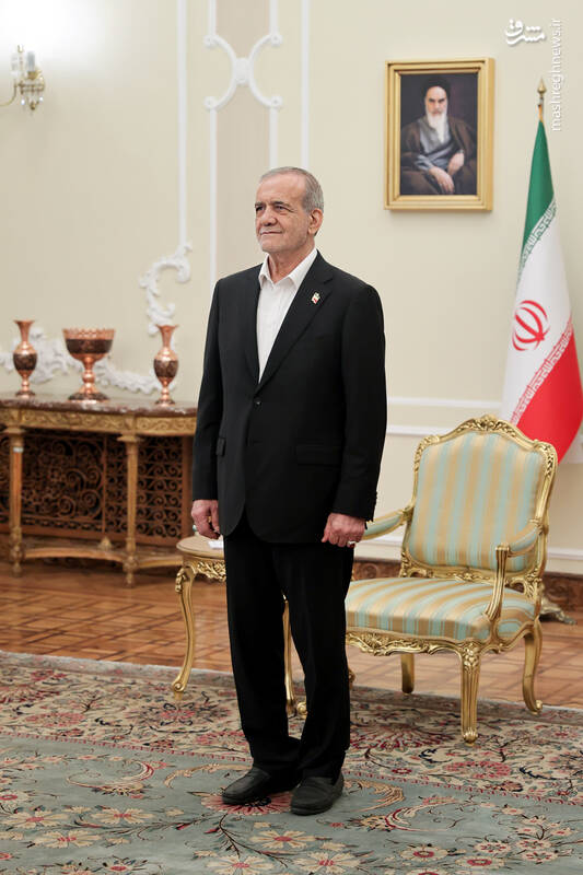 عکس/ تسلیم استوارنامه سفرای کشورها به رئیس جمهور