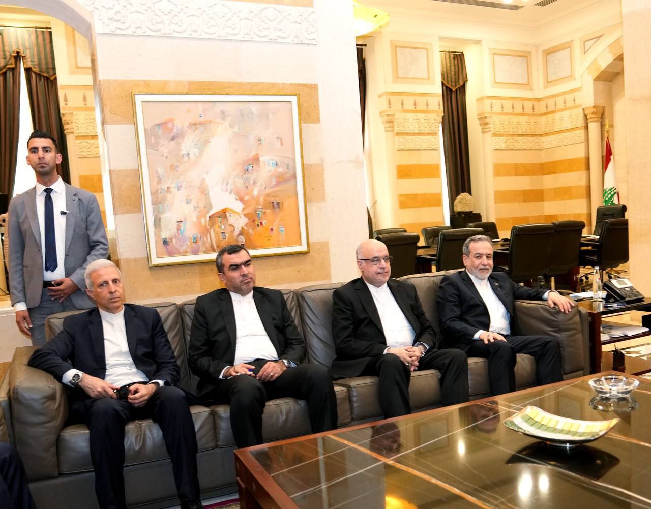 عکس/ دیدار و گفتگوی عراقچی با نخست وزیر لبنان