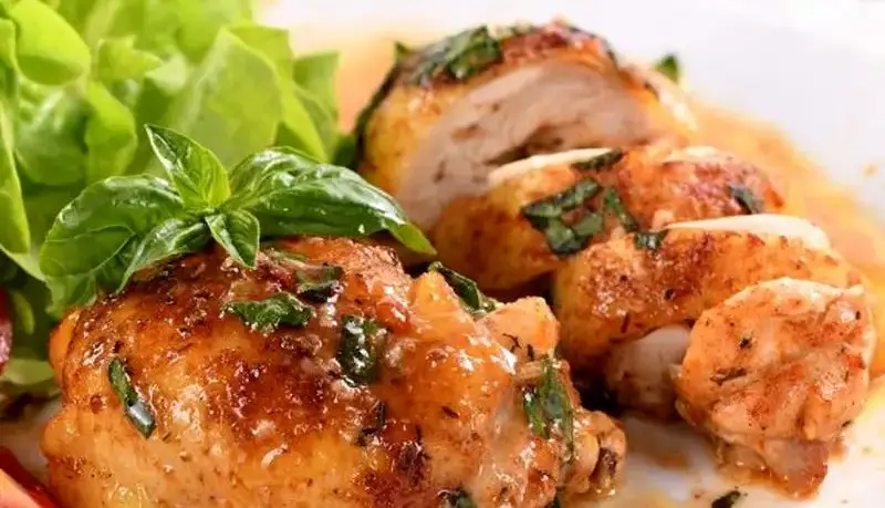 طرز تهیه مرغ با سس بادام هندی؛ طعم خاص و جدید