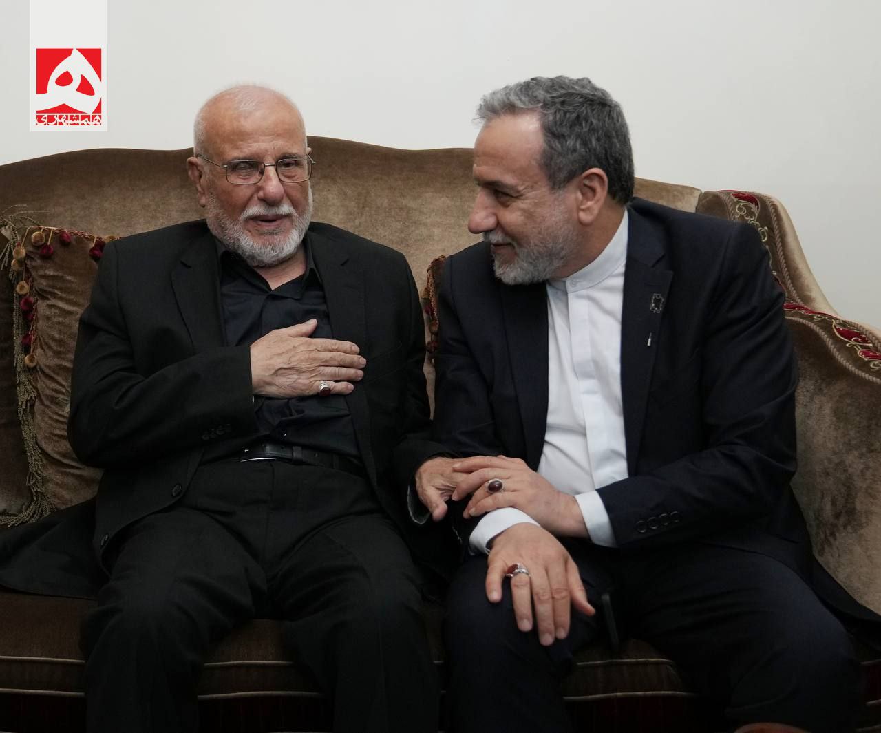 عکس/ دیدار عراقچی با خانواده شهید سیدحسن نصرالله 