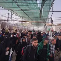 افزایش تردد زائران عرفه در مرز مهران از صبح چهارشنبه