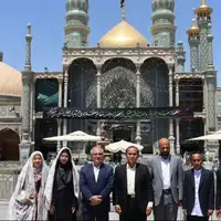 جمعی از مسوولان فرهنگی تایلند در حرم بانوی کرامت حضور یافتند