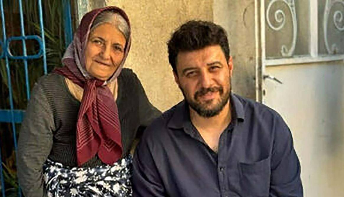 مادر جواد عزتی در وحشی: داوود انتقام بدبختیاش رو از روزگار میگیره
