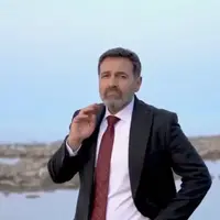 مرد باید اینجوری از خانمش دفاع کنه!