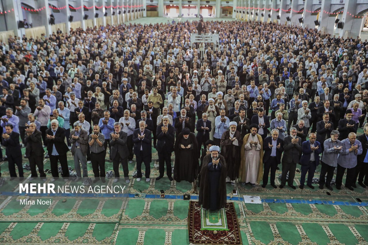 عکس/ اقامه نماز عید قربان در تبریز