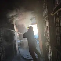 آتش‌سوزی مهیب در کارخانه شیر پاستوریزه؛ ١٠ نفر مصدوم شدند