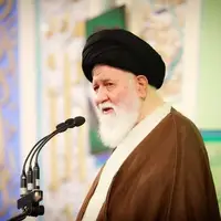 امام جمعه مشهد: گره خوردن ایمان مردم و رهبری عامل حفظ انقلاب است