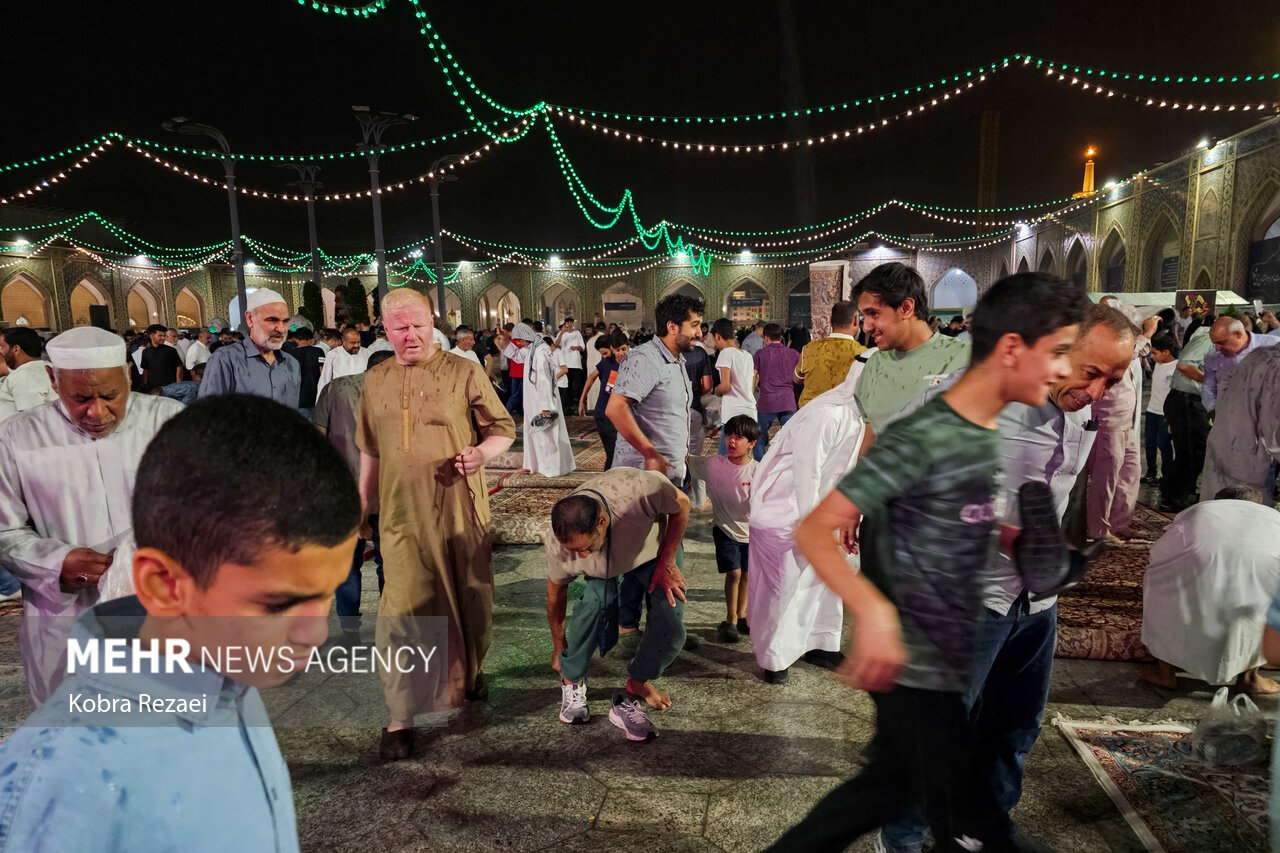 عکس/ حرم مطهر امام رضا (ع) در شب بارانی عید قربان