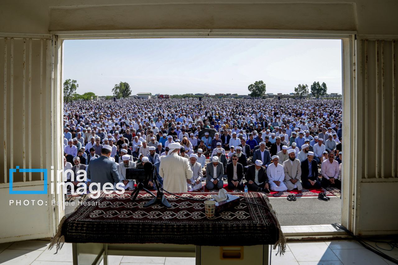 عکس/ ​​​​​​​برگزاری نماز عید «قربان» در بندر ترکمن