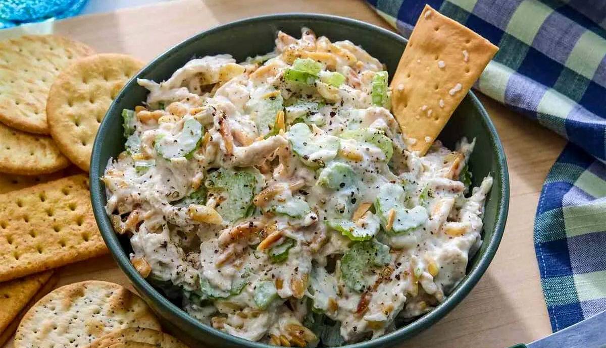طرز تهیه سالاد مرغ کلاسیک به روش رستورانی