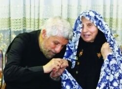 صادق آهنگران عزادار شد