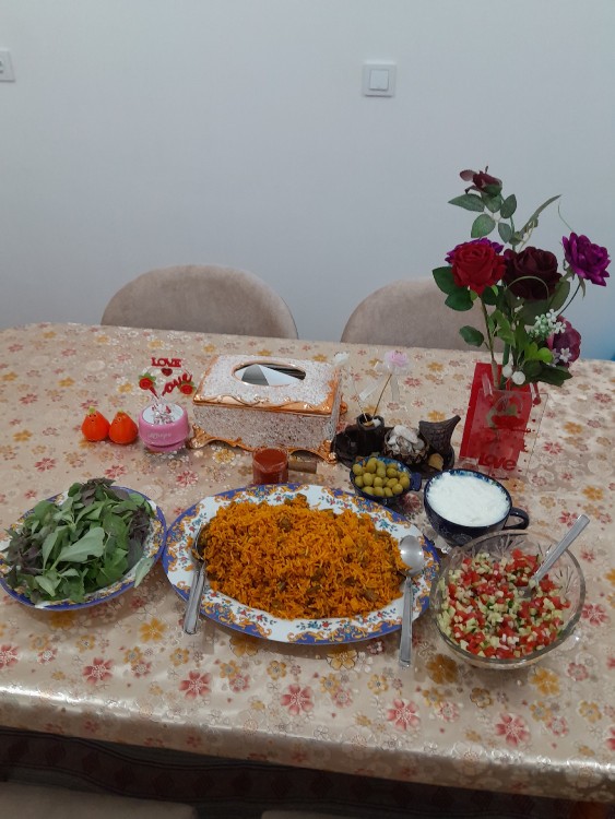 از شما/نهارخوشمزه امروزمون لوبیاپلو،نوش نگاه پرمهرتون عزیزان😋😋🌹