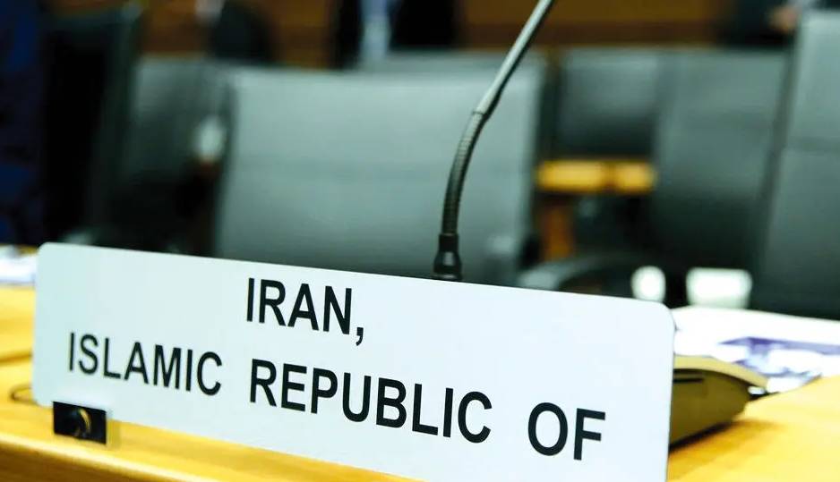 فشار در وین، مقاومت در تهران
