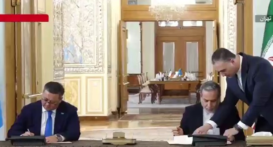 امضای تفاهم نامه همکاری بین وزرای خارجه ایران و قزاقستان