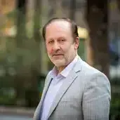 ساداتیان: شاید آمریکایی‌ها غنی‌سازی در خاک ایران را در ازای افزایش نظارت‌ها بپذیرند  
