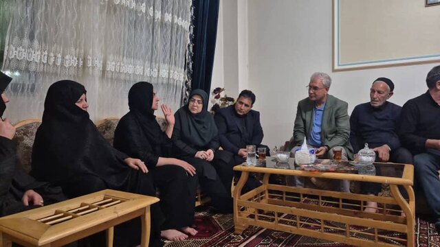 نمایندگان دولت با خانواده الهه حسین‌نژاد دیدار کردند